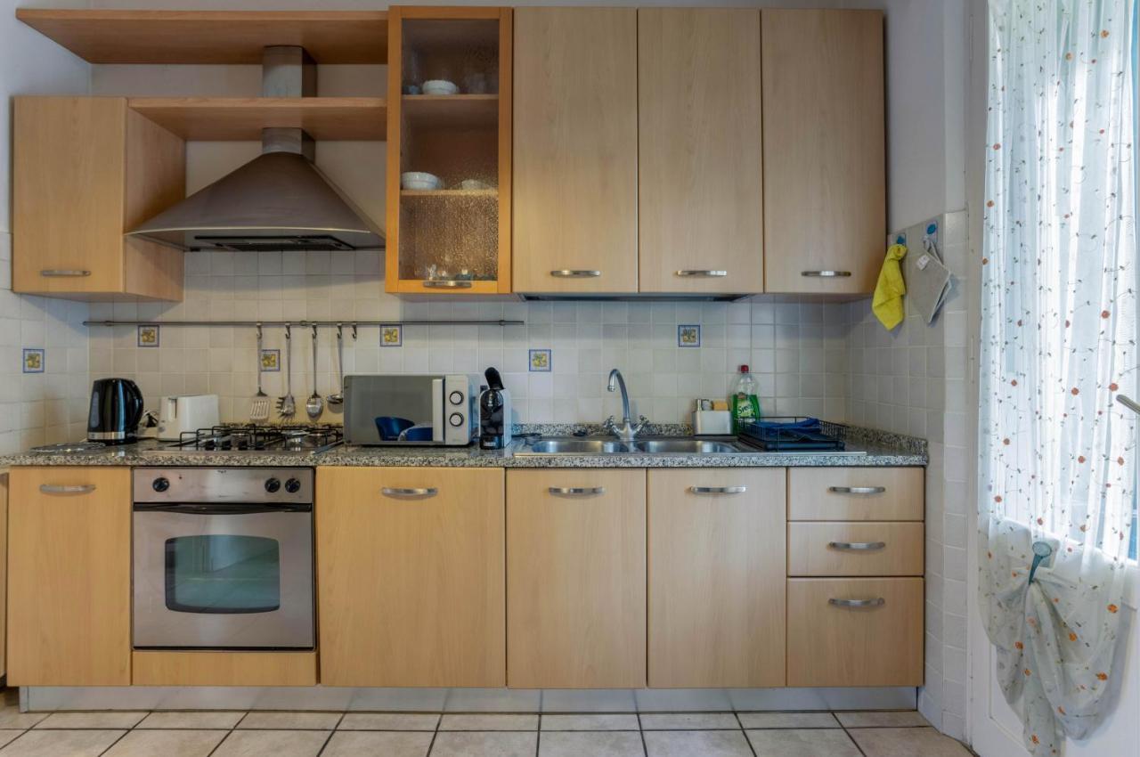 Lucca Roomy Apartment With Balcony And Parking! Exterior photo